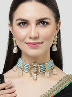 Karatcart White Designer Tumble Light Blue Crystal Beaded Kundan Choker Necklace Set